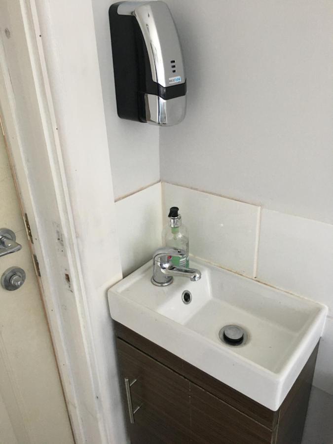 Budget Stay, Shared Guest House, R1 Mount Pleasant Hill Swansea Dış mekan fotoğraf